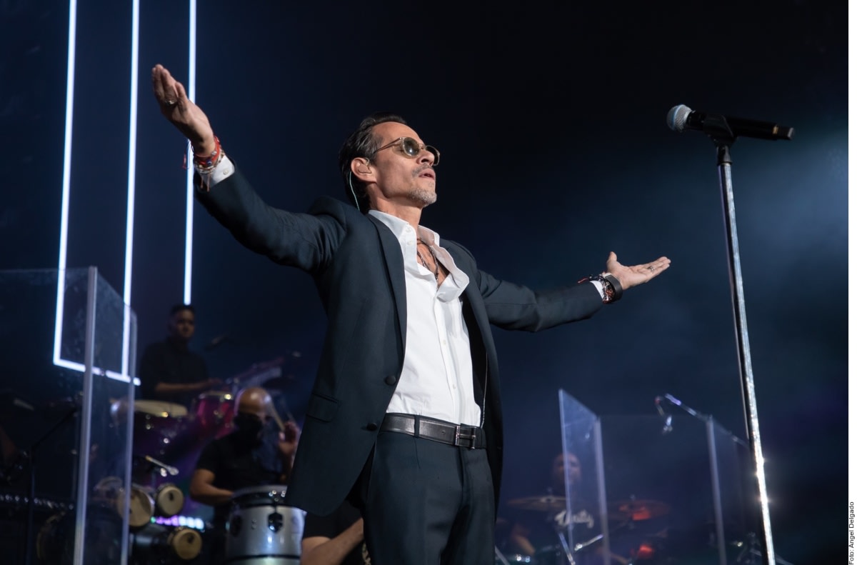 ¡Marc Anthony está de viaje con su novia y ya conoció a su suegra!