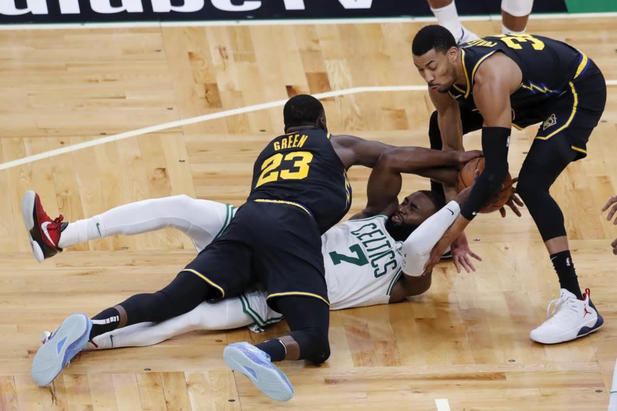 Finales NBA: Celtics de Boston toman ventaja ante los Warriors en el tercer juego