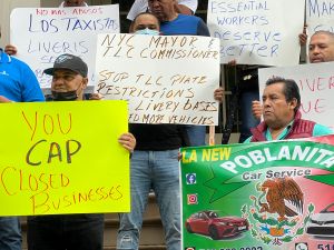 Taxistas de carros ‘Livery’ en NY piden ayuda y exigen más placas para su industria