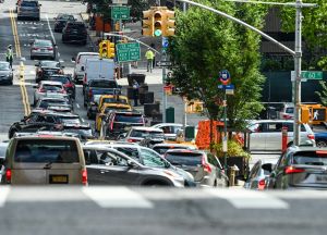 Solo manejar por el centro de Manhattan en horas pico podría significar un cargo mínimo de $9