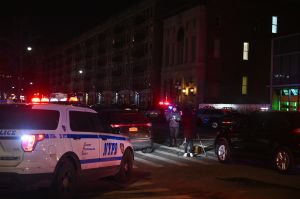 Tres hispanos arrestados y acusados de atropellar a una mujer fuera del Yankee Stadium luego de fugarse por un robo