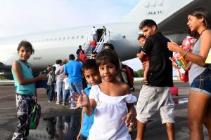 Autoridades enviaron a decenas de niños migrantes no acompañados a Nueva York poco tras la declaración de emergencia de Eric Adams