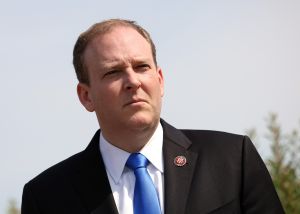 Lee Zeldin, candidato a gobernador de Nueva York, reportó un tiroteo frente a su casa en Long Island