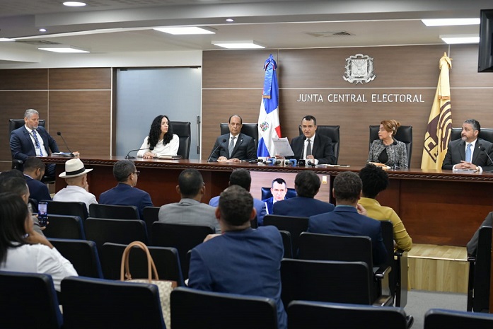 JCE y organizaciones políticas firman compromiso por la integridad electoral