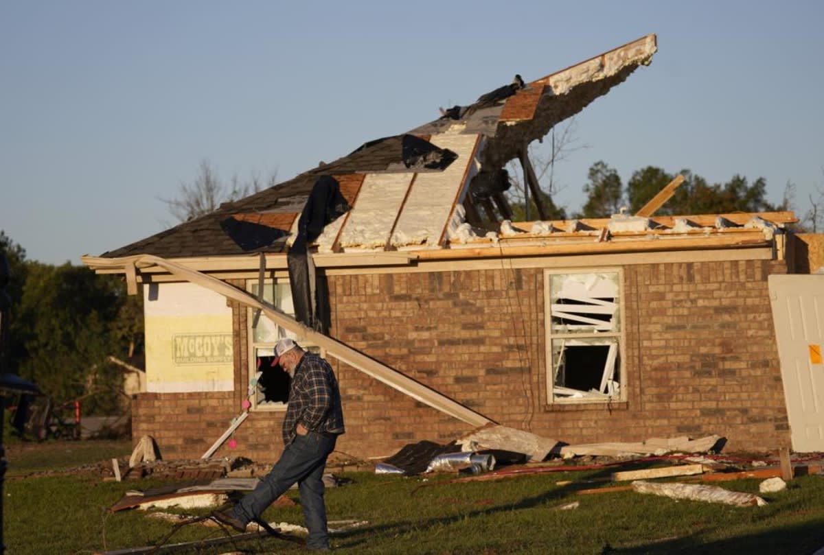 Muestran las imágenes del terrible Tornado que dejó saldo mortal en EEUU