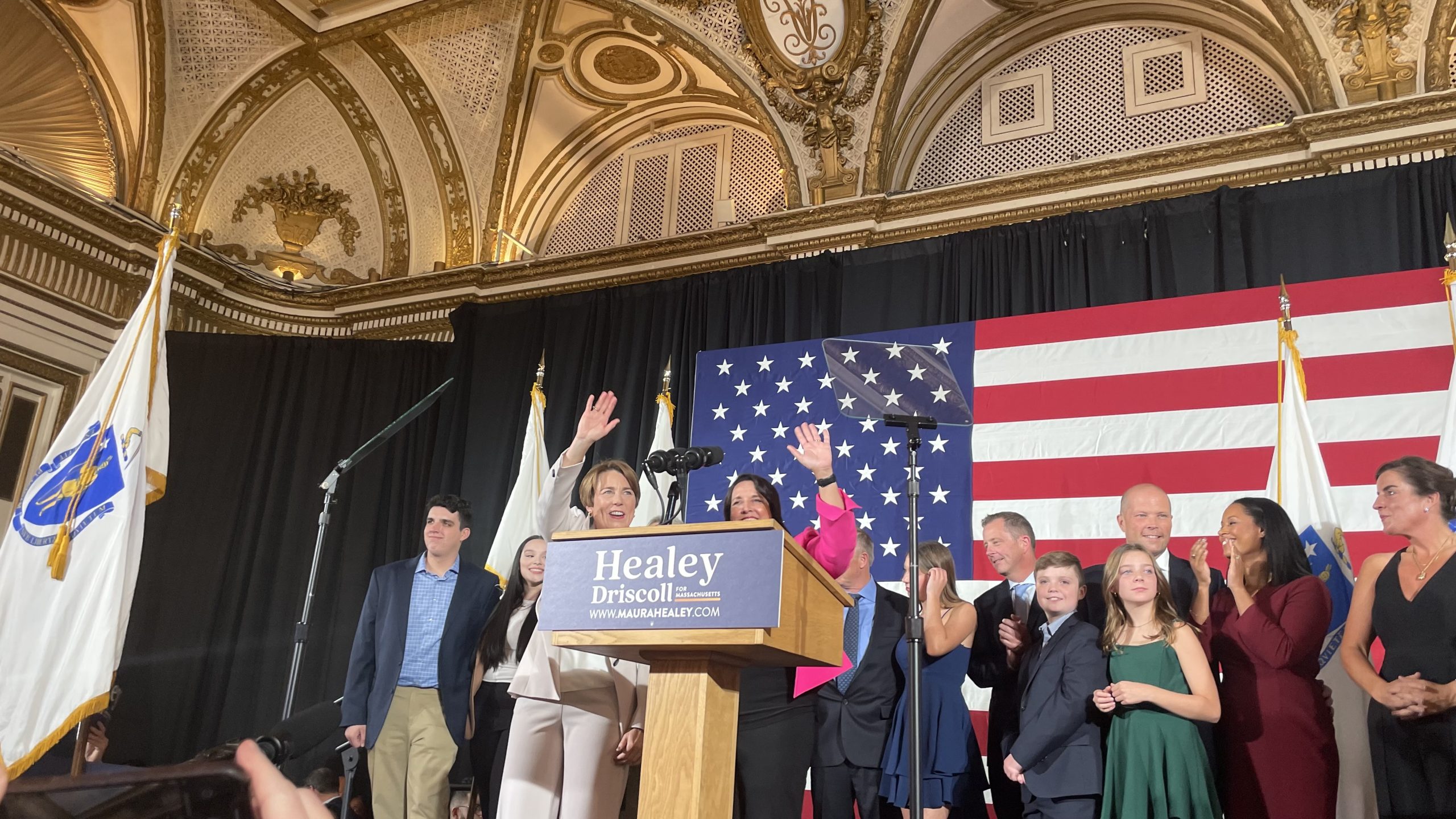 Mujeres demócratas hacen historia al ser elegidas Gobernadora y Vicegobernadora de MA: Maura Healey y Kim Driscoll