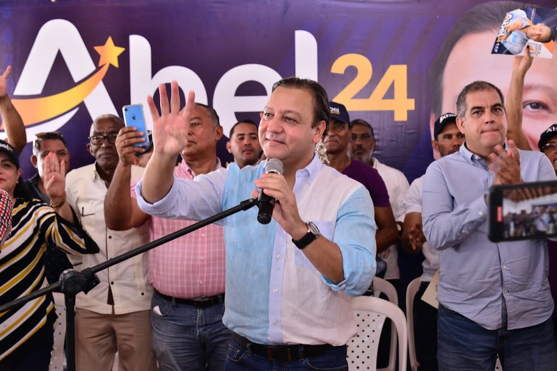 Abel dice es inalcanzable canasta básica; critica prohibición alcohol