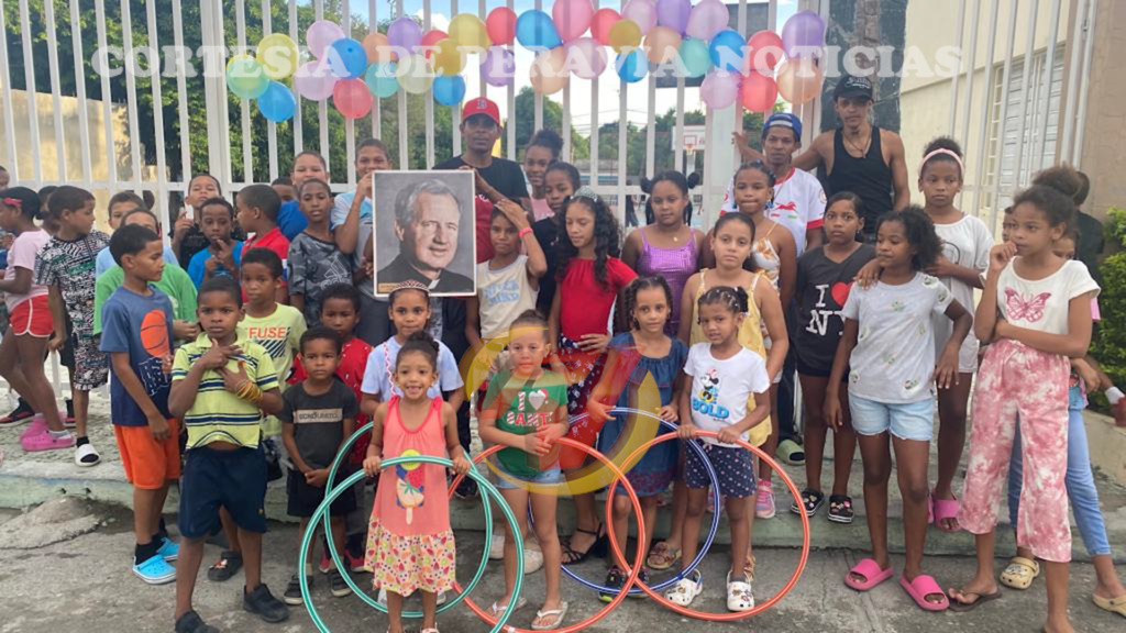 Conmemoran aniversario del natalicio del padre Juan Roberto Smith