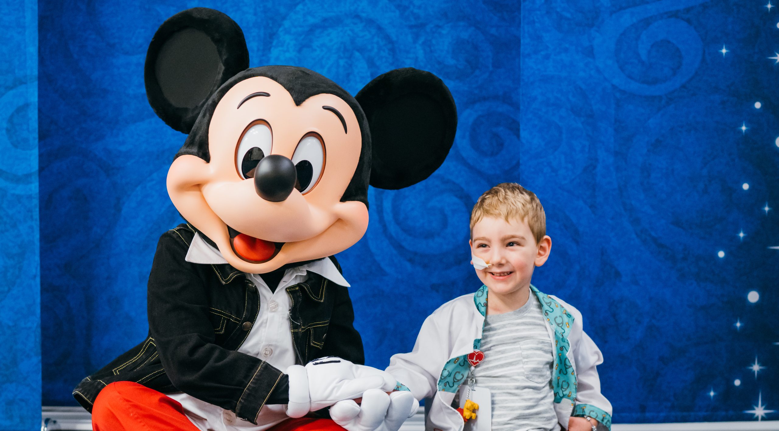 Disney y la Fundación Starlight Children’s llevan la magia de Halloween al Boston Children’s Hospital