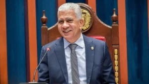 Presidente del Senado propone modificar la Ley 176-07