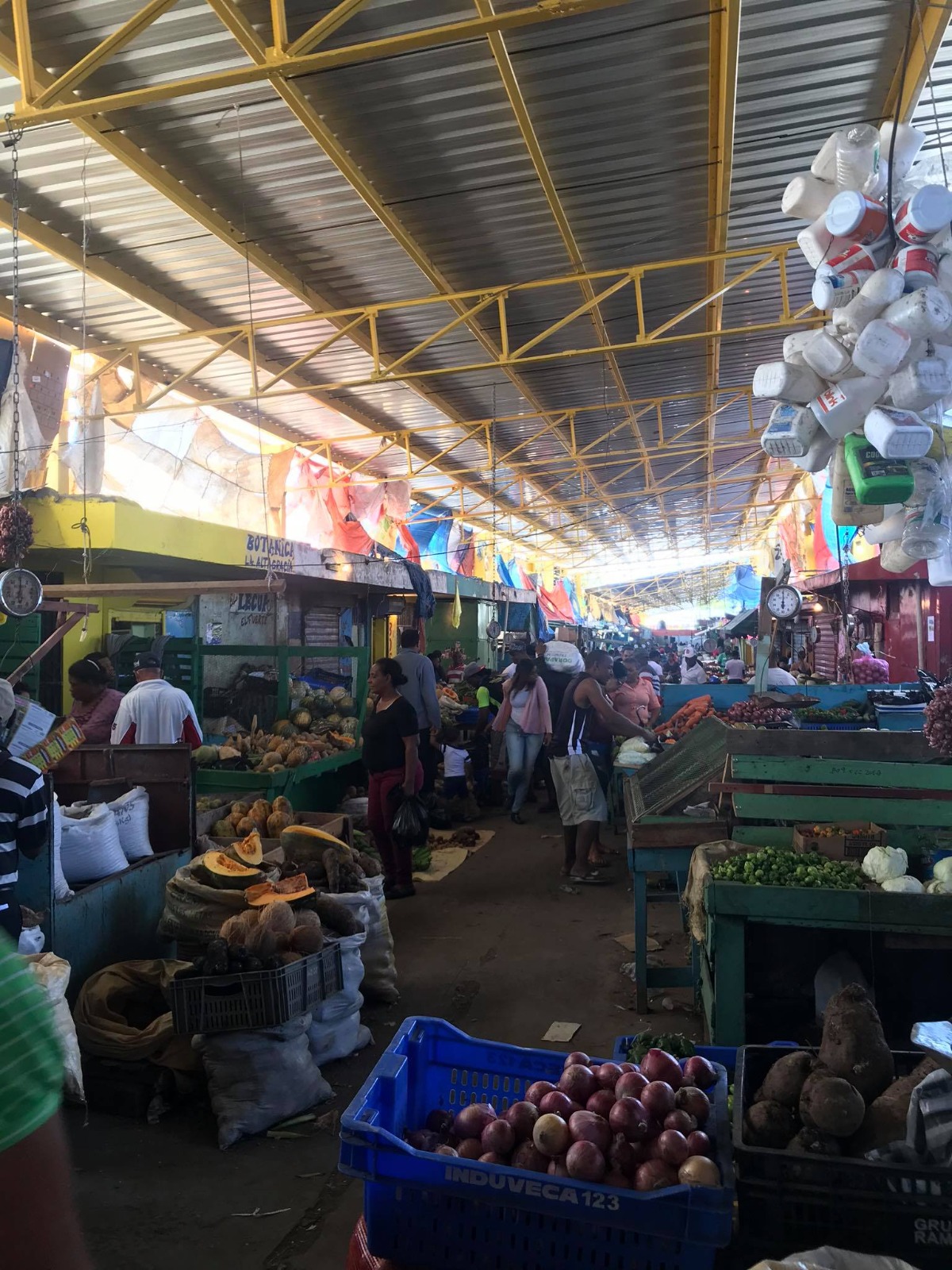 Mercado municipal afectado por mala administración