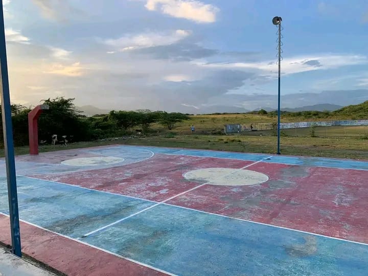 Cancha de Santana será nombrada en honor a su ex director distrital