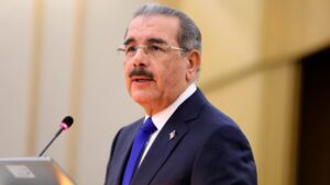 Danilo Medina celebra triunfo de Eduardo Hidalgo en la ADP y critica “dádivas” del gobierno