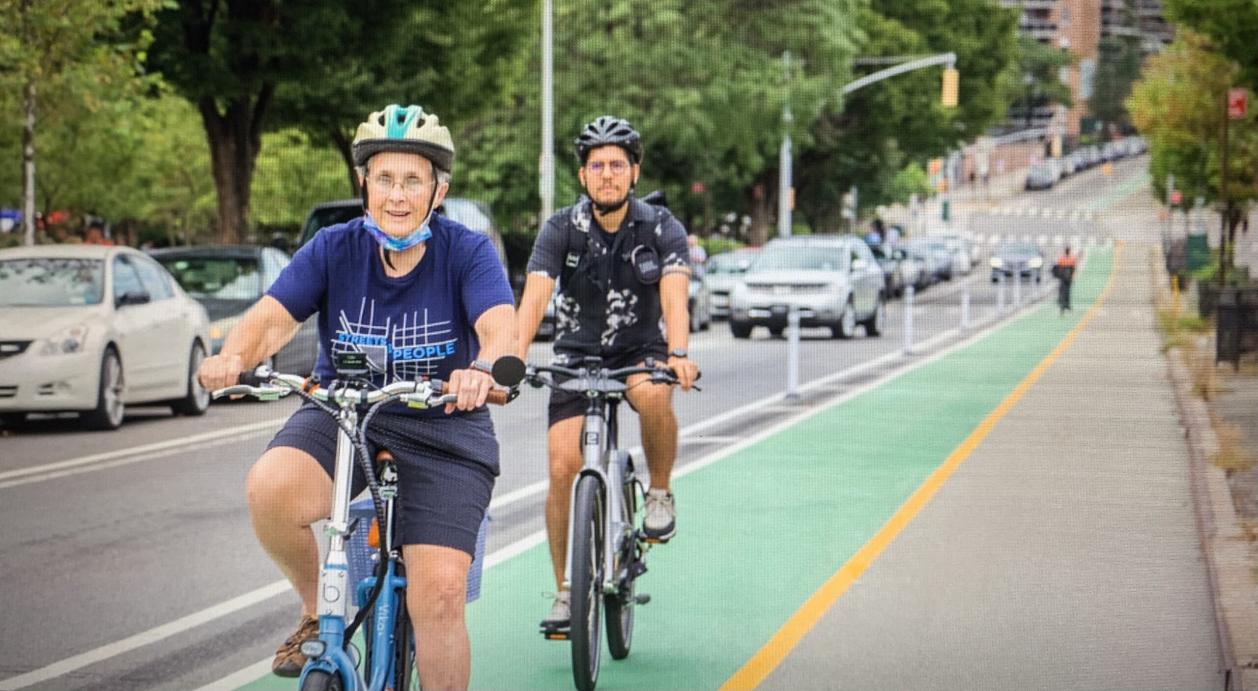 Terminan obras de rediseño en Queens Boulevard con más espacio para bicicletas