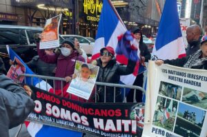 Tensión en Nueva York: Protestas de Haitianos frente al Consulado Dominicano con Acusaciones Infundadas