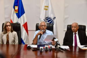 Más de 600 docentes cobraban hasta RD$90,000 sin cumplir funciones y pagaban 6000 pesos por sustitutos