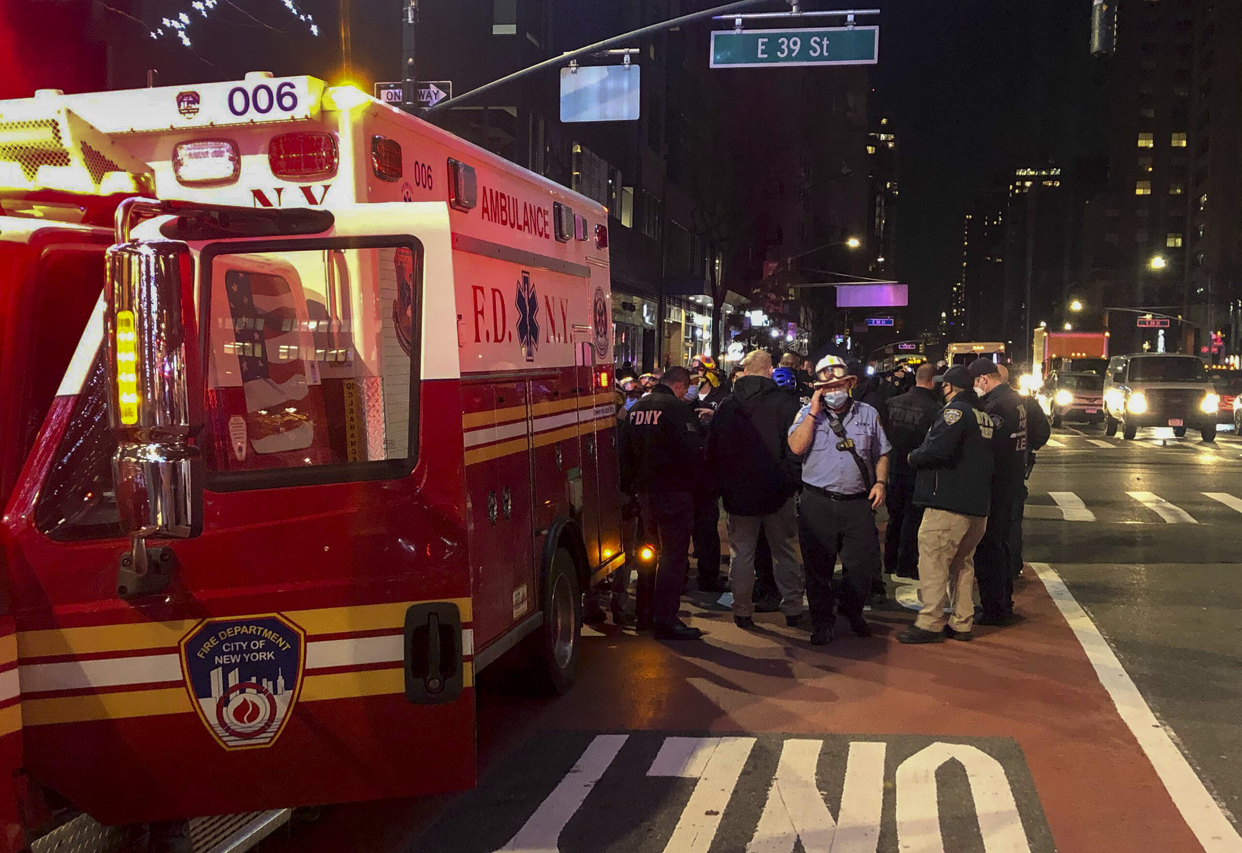 Hombre en estado crítico tras ser apuñalado en una zona concurrida de Brooklyn