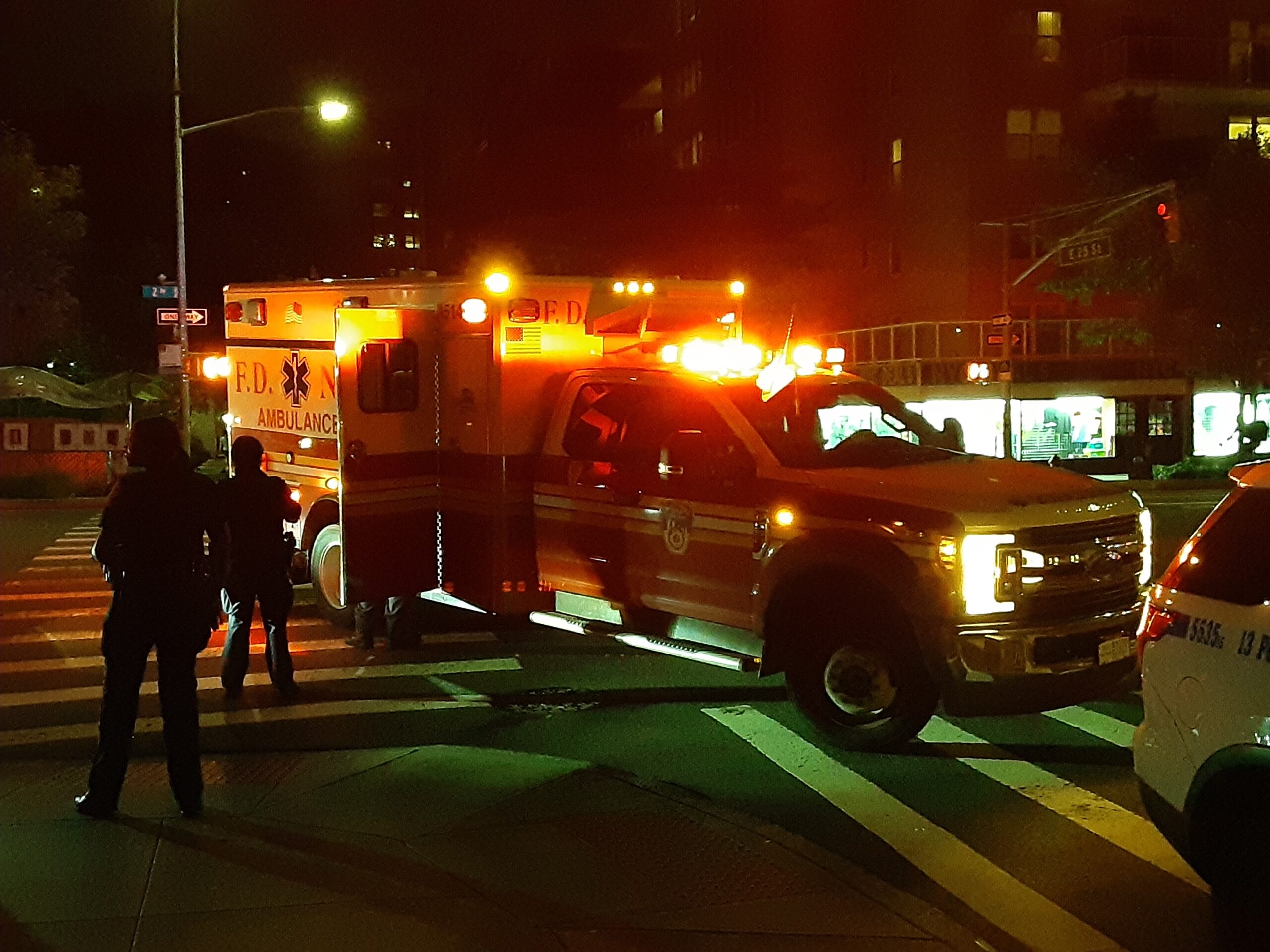 Dos mujeres mueren arrolladas en pocas horas en Queens, Nueva York; una saltó de auto Uber