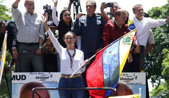 Gobierno de Venezuela investigará a María Corina Machado por apoyar proyecto de ley de EEUU