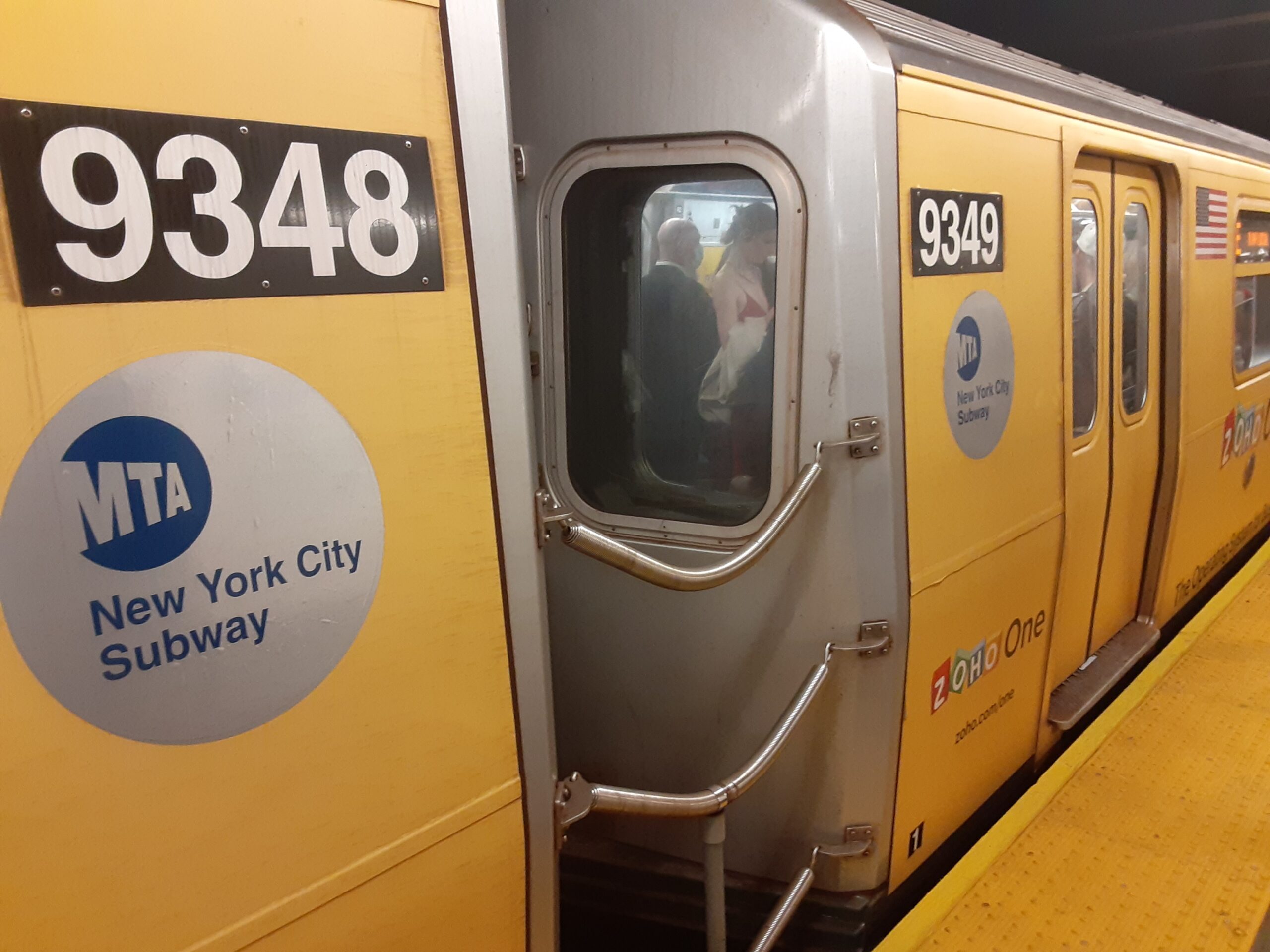 Horas de horror en el Metro de Nueva York: pasajero murió arrollado y quinceañero apuñalado